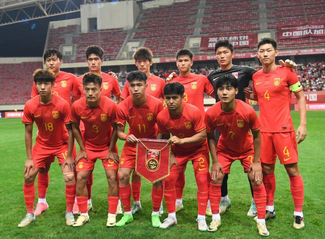 关于球队合作默契勇夺国际锦标赛冠军的信息
