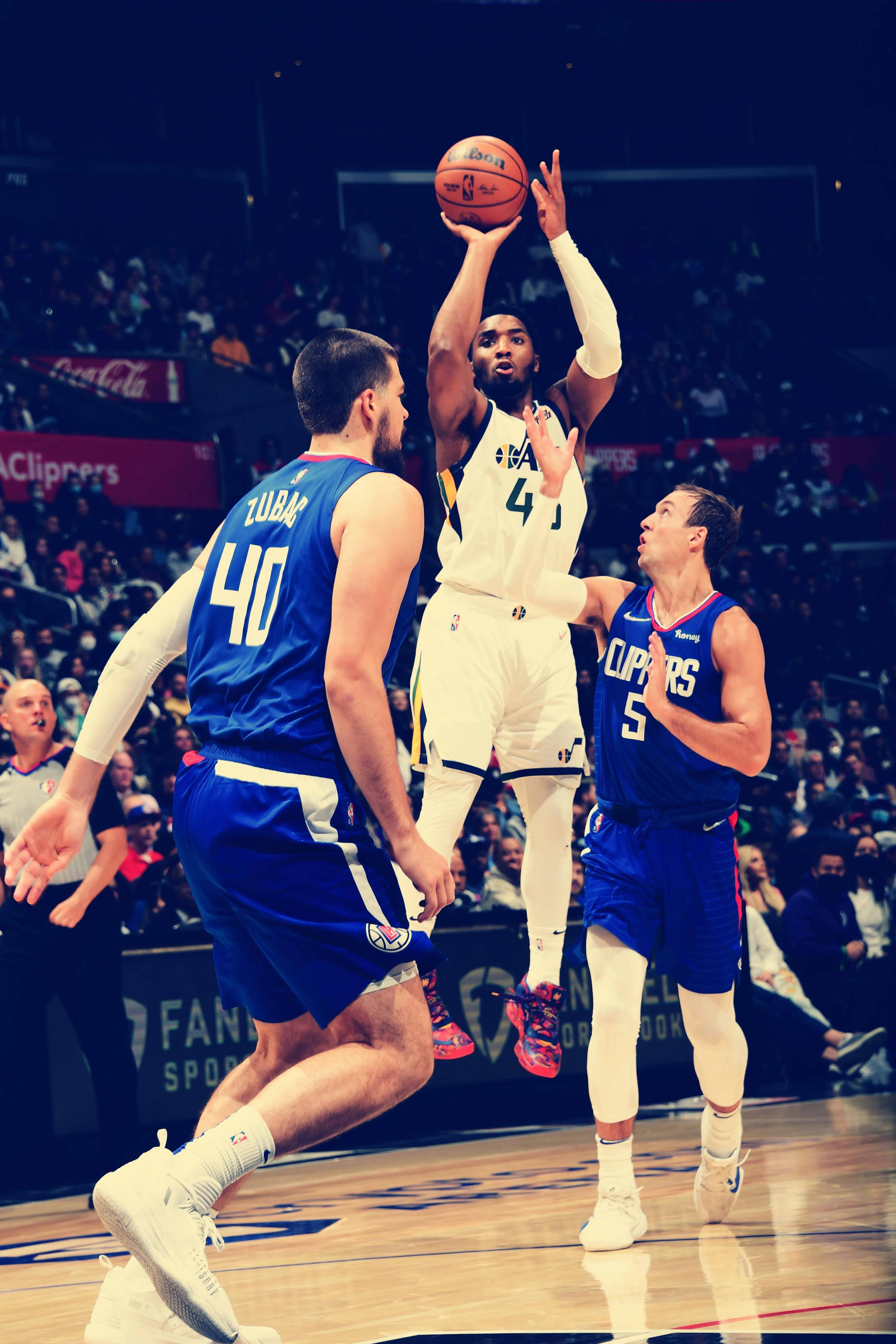 pg电子试玩网-米切尔40分狂砍，爵士战胜魔术