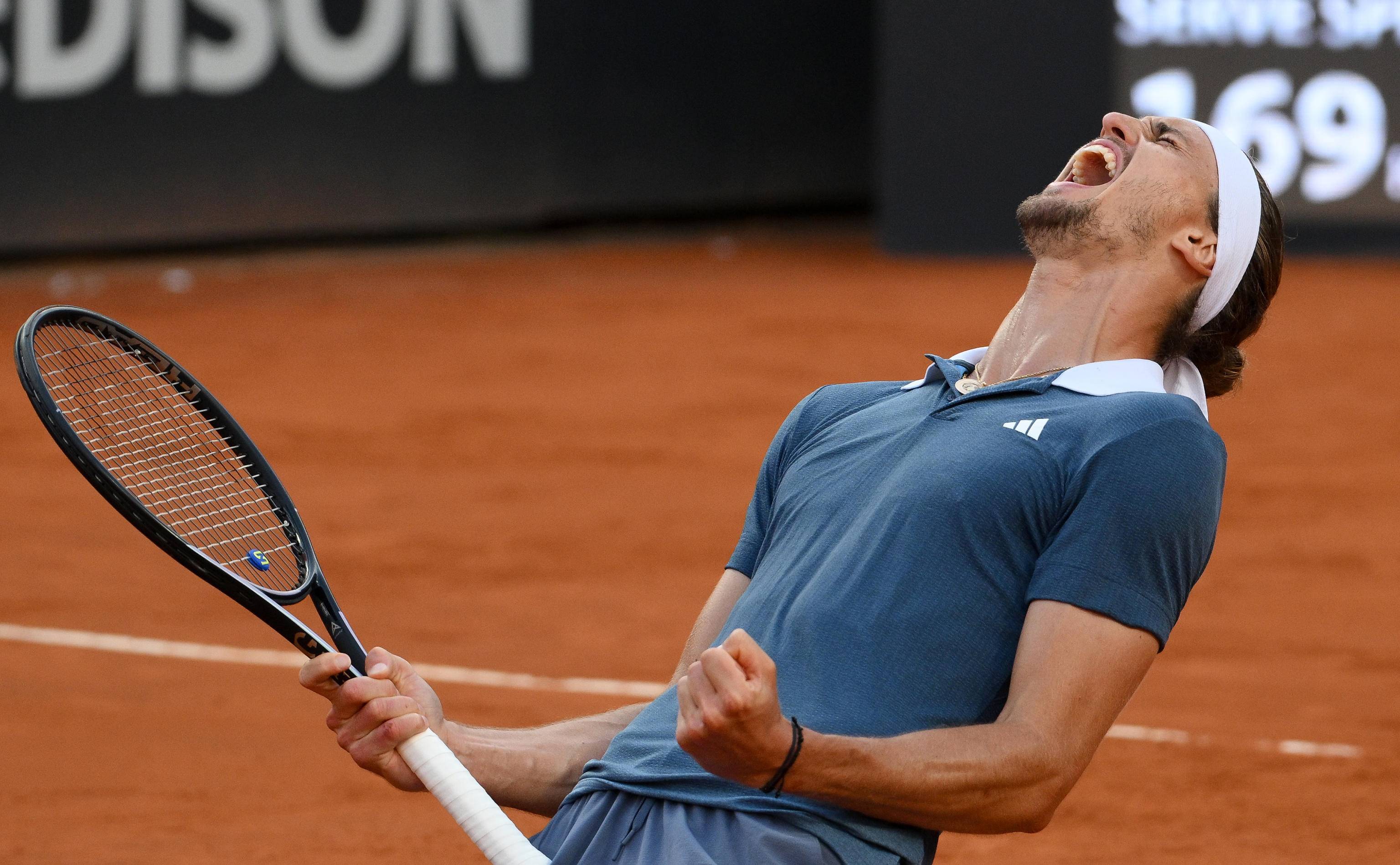 包含西班牙网球队强势欧洲网球队，兹维列夫制霸全场的词条