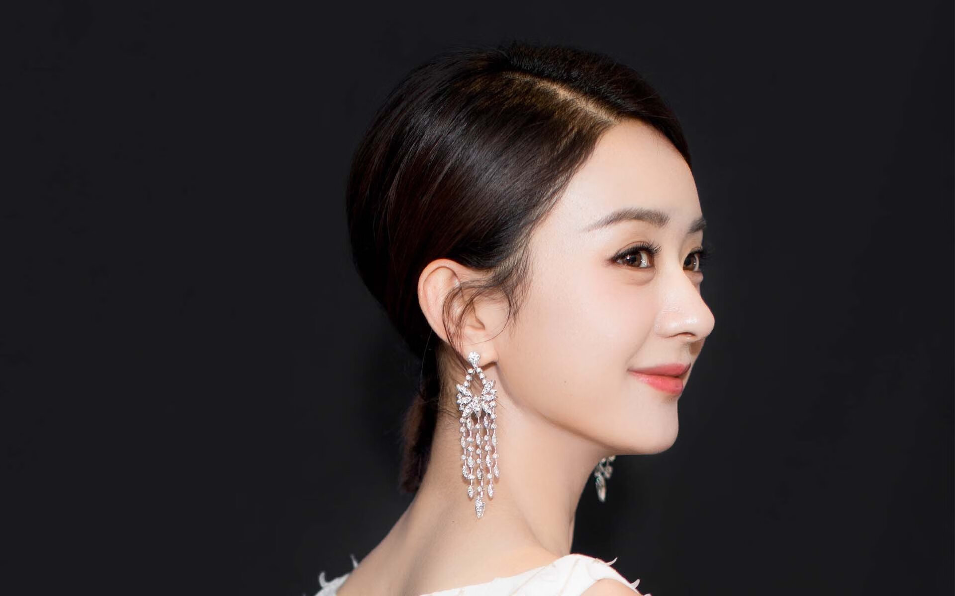 pg电子游戏-东方铁骑的加时奇迹与西方门神的史诗之夜—足球世界里的两种英雄主义