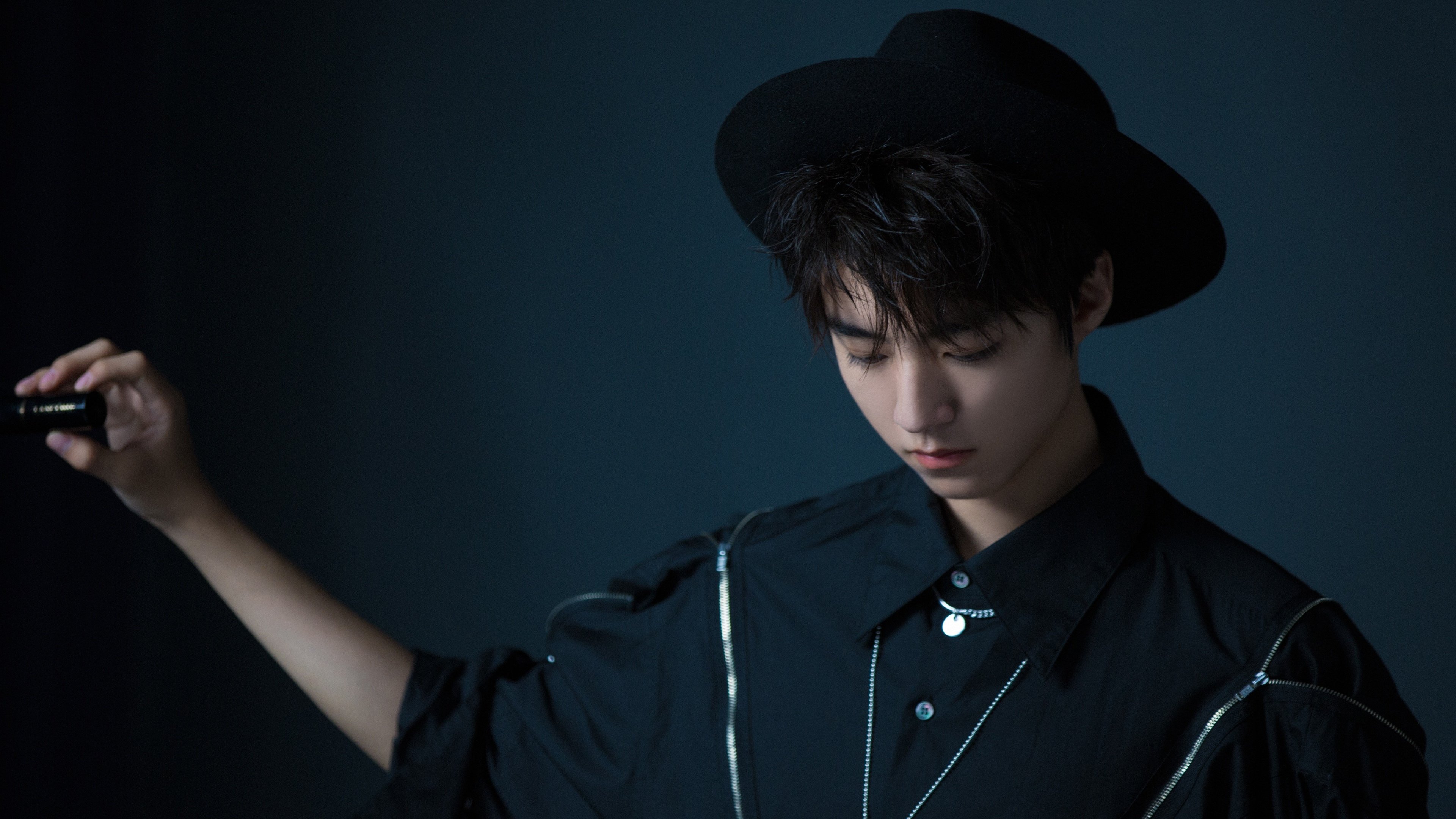 -赛道与球场的交响，F1年度争冠焦点战与湖人关键战突围上海队的竞技启示